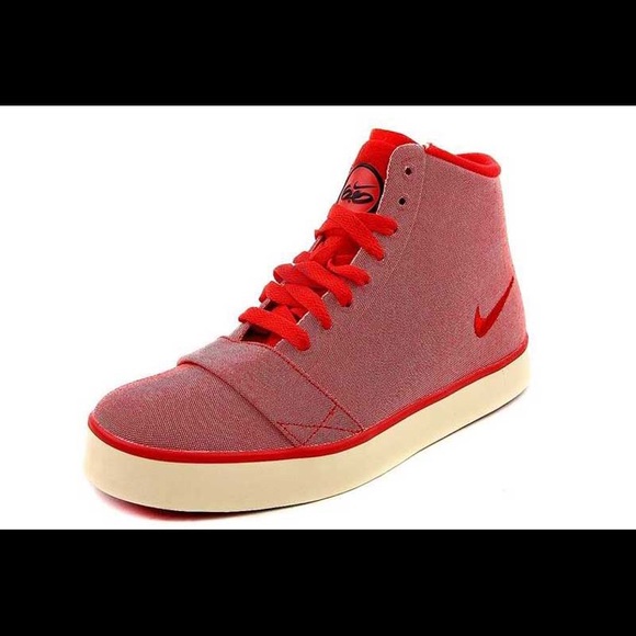 Nike Shoes - 2010 Nike Women’s High Top Balsa US Size 8